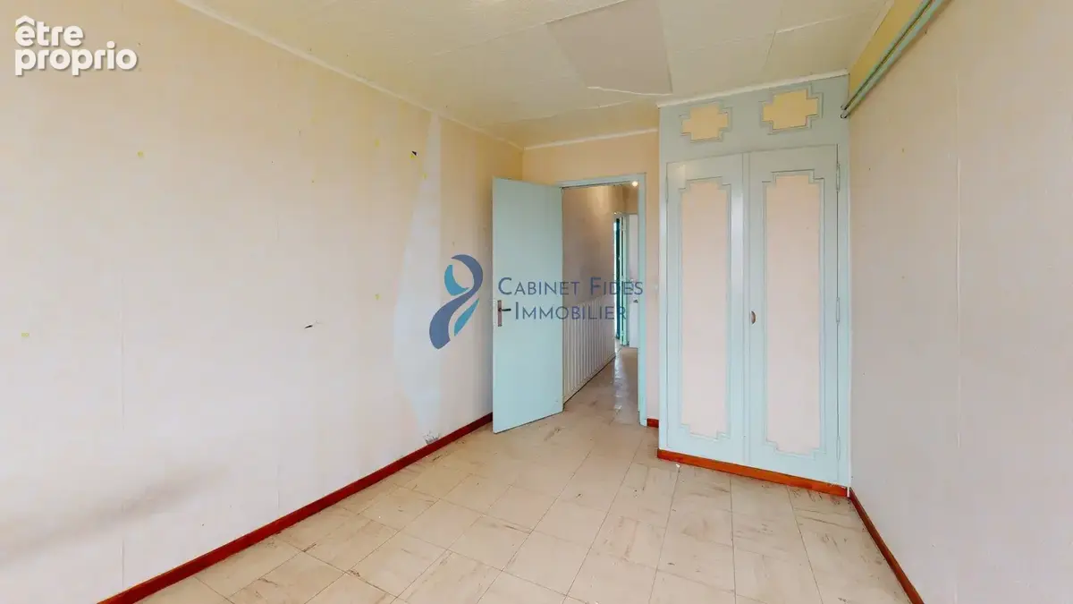 EXCLUSIVITÉ   Appartement Type 3 à rénover   Dernier étage avec ascenseur   Centre-ville de La Seine-sur-Mer - photo 3