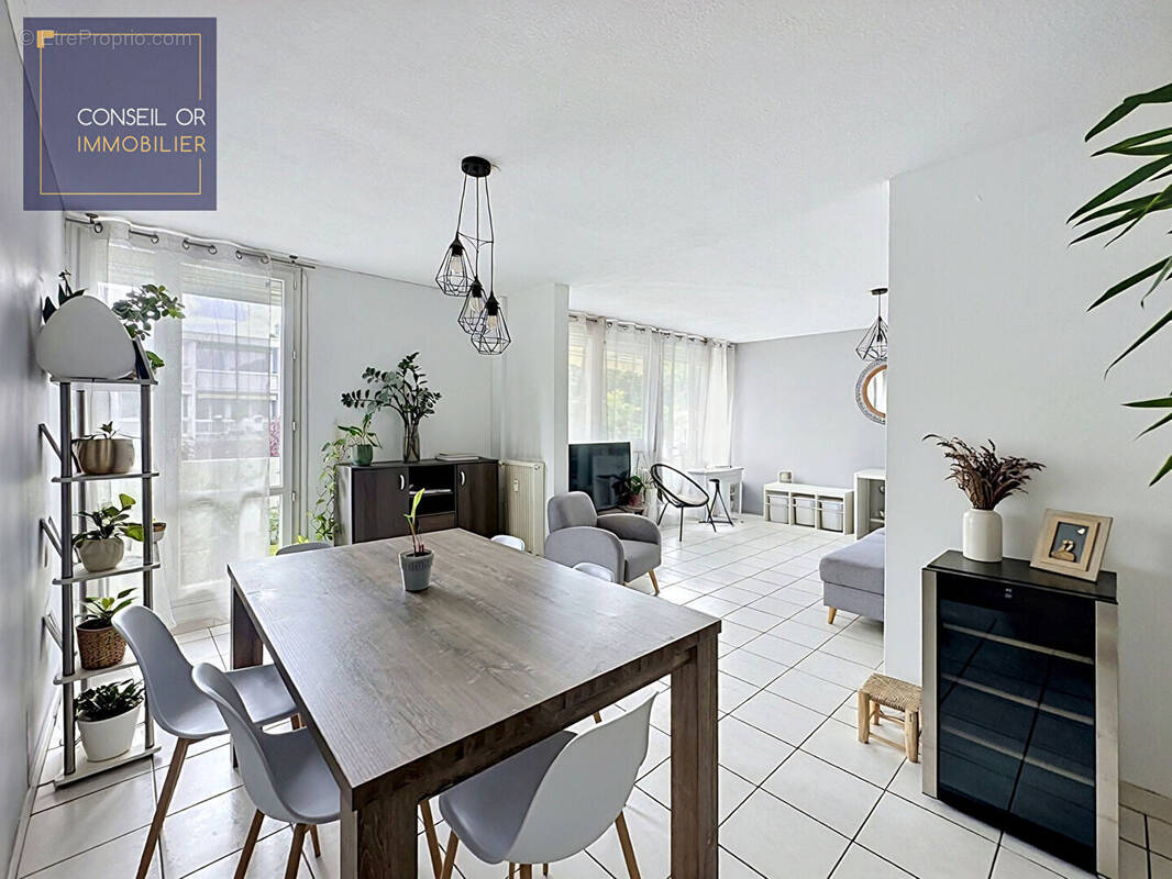Appartement à SAINT-GENIS-LAVAL