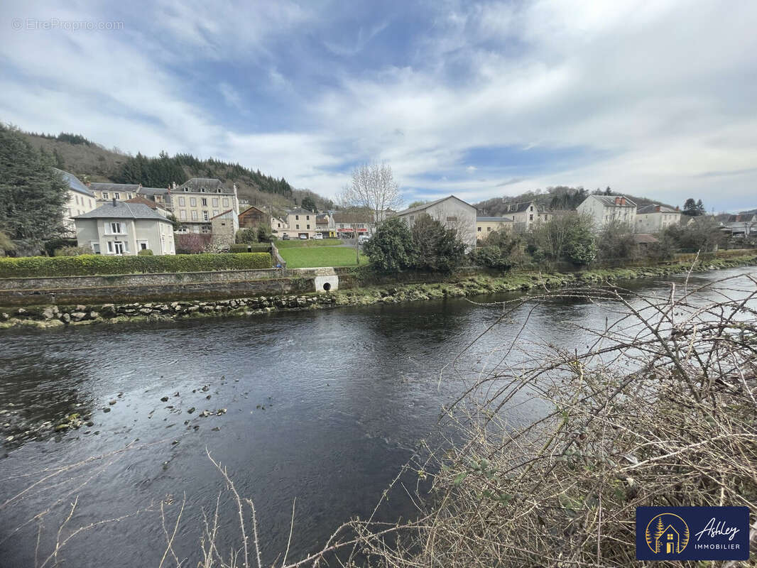Appartement à BORT-LES-ORGUES