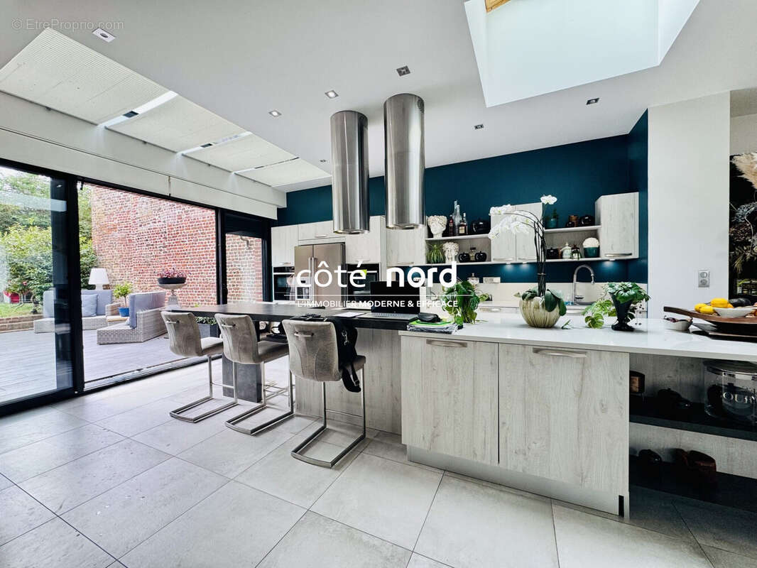 Maison 233 m² à Caudry  - photo 4