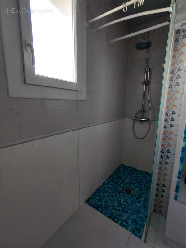 En exclusivité ! Maison de plain-pied avec garage et jardin sur La Flèche... - photo 6