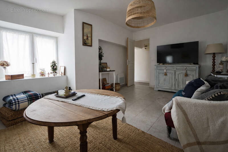 Maison à VENDEUVRE-DU-POITOU