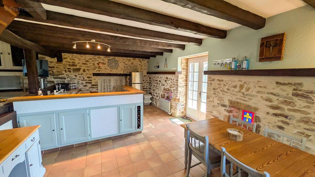 Maison en pierre de 4 chambres avec piscine et vue panoramique – Aubazine, Corrèze - photo 3