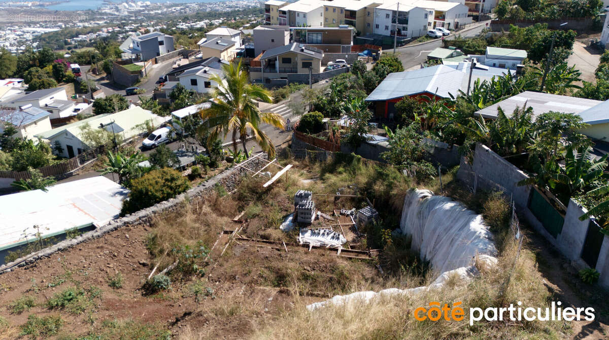 Terrain à LA POSSESSION