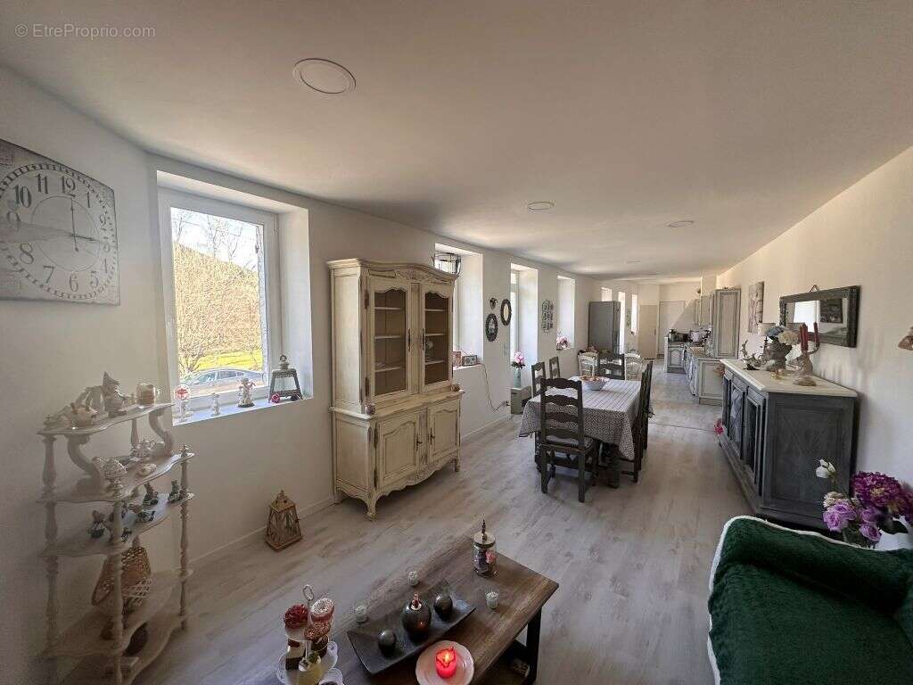 Maison rénovée avec parc - photo 9
