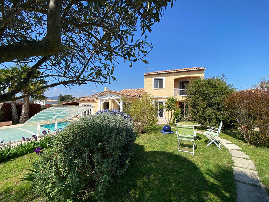Maison à PUGET-SUR-ARGENS