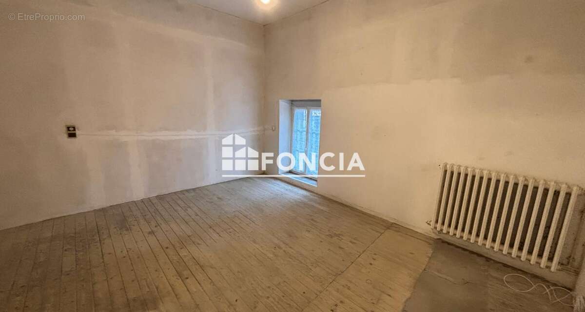 Maison à FRESNAY-SUR-SARTHE