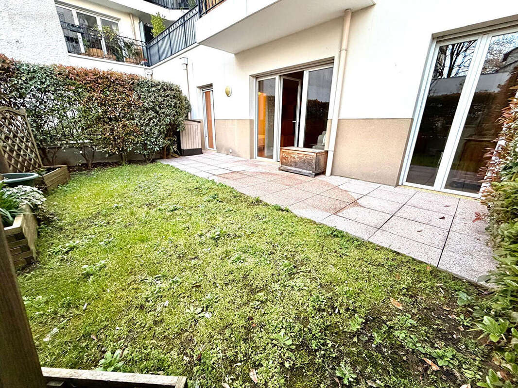 Appartement à LA GARENNE-COLOMBES