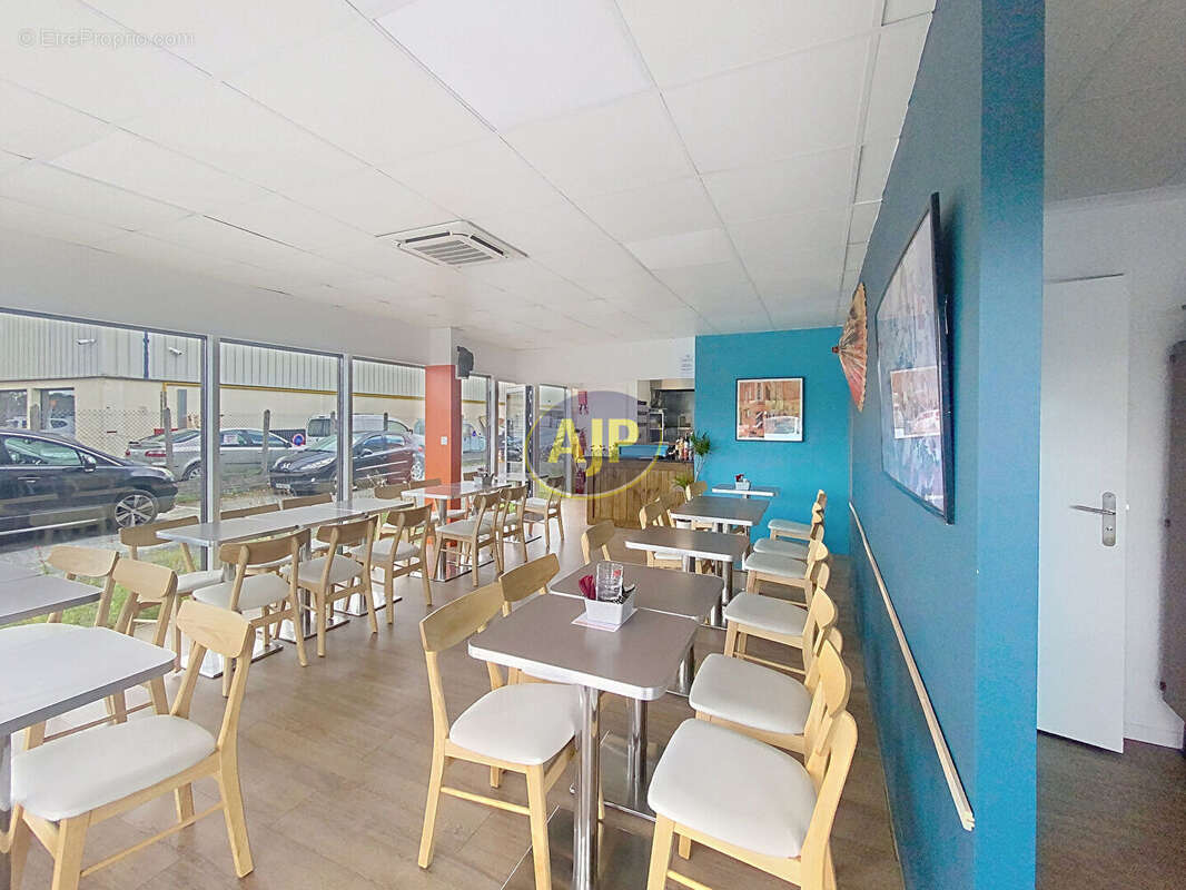 Local commercial  62 m2 - photo 3