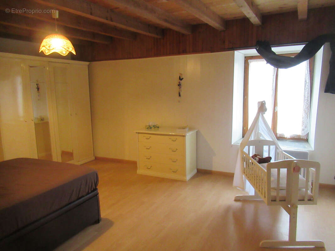 Maison à COUCOURON