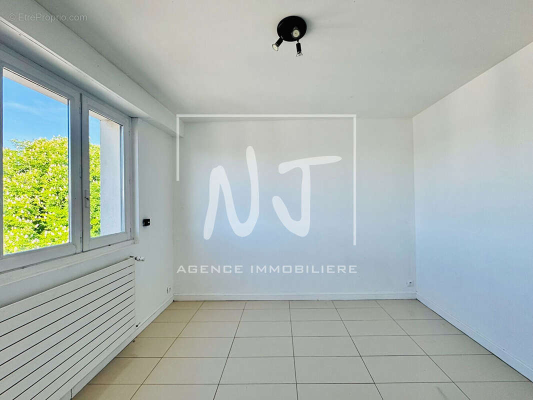 Appartement lumineux à vendre à Angers (quartier Madeleine) avec terrasse - photo 9