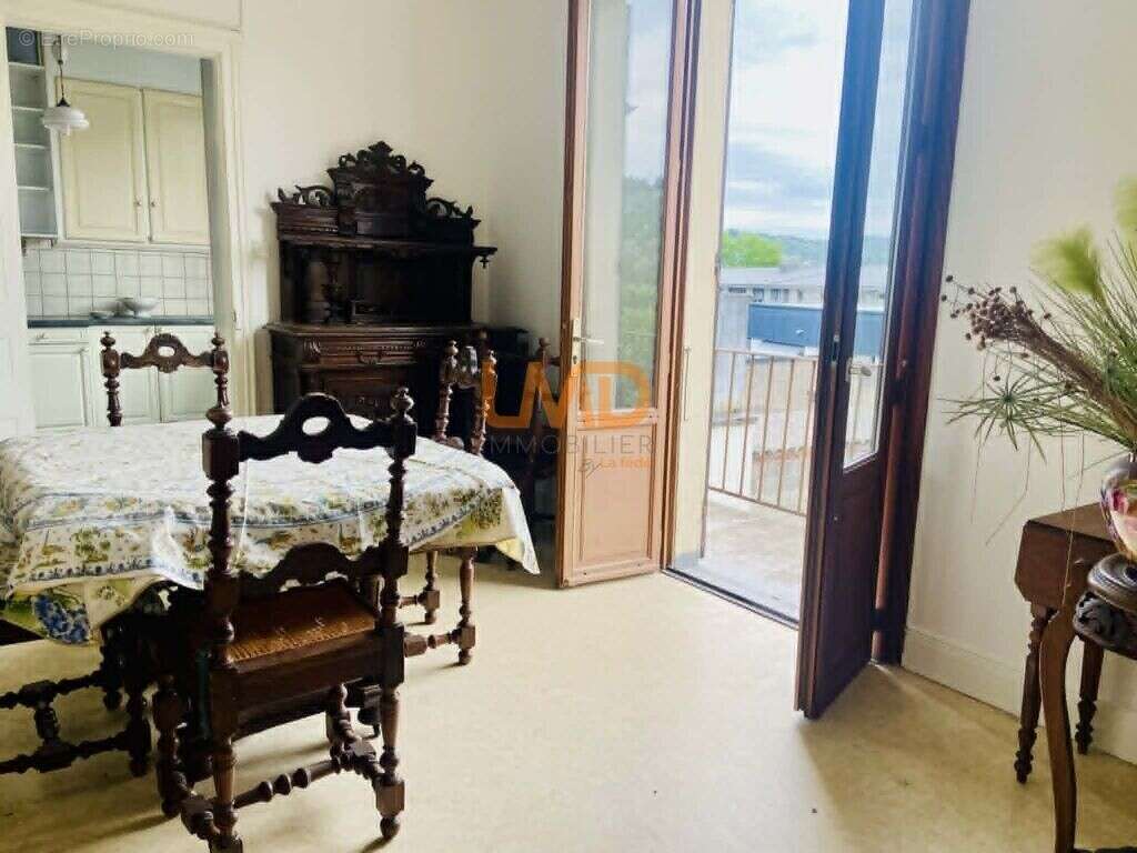 Appartement à DECAZEVILLE