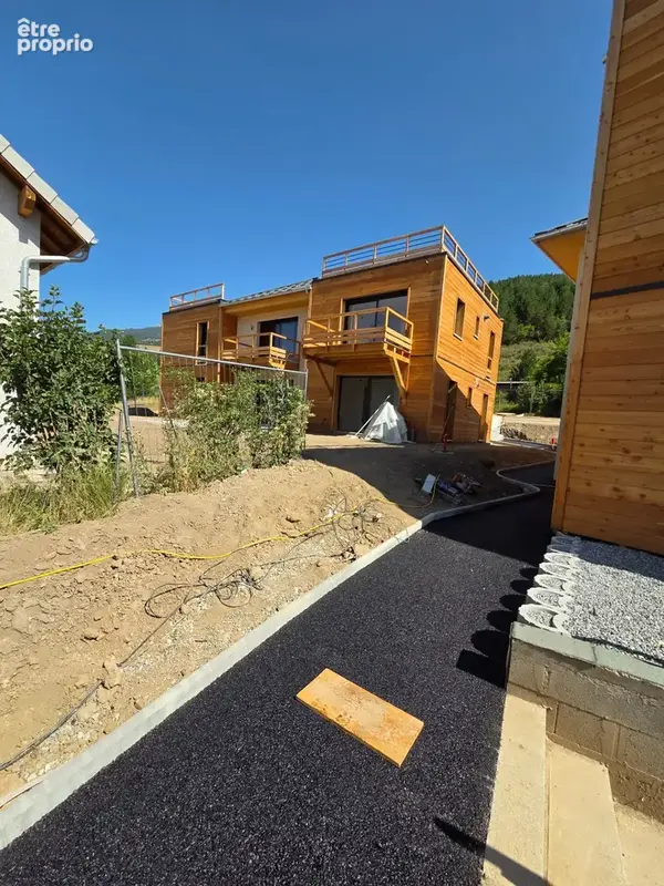 Appartement à vendre 4 pièces ,vue  Lac et Montagnes sur SAVINES LE LAC (05) , Dans une résidence en construction style villa  p - photo 3