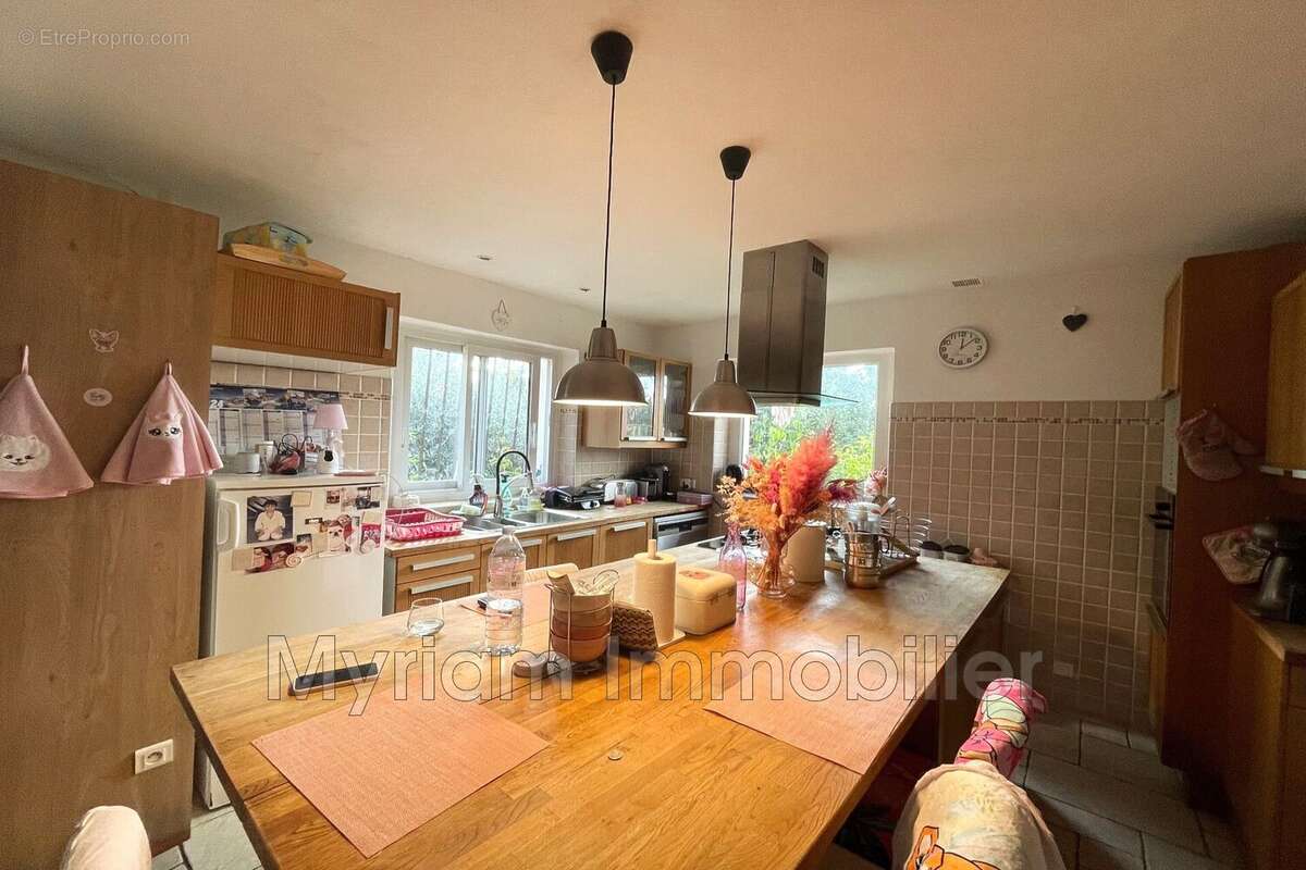 Maison à SAINT-CEZAIRE-SUR-SIAGNE