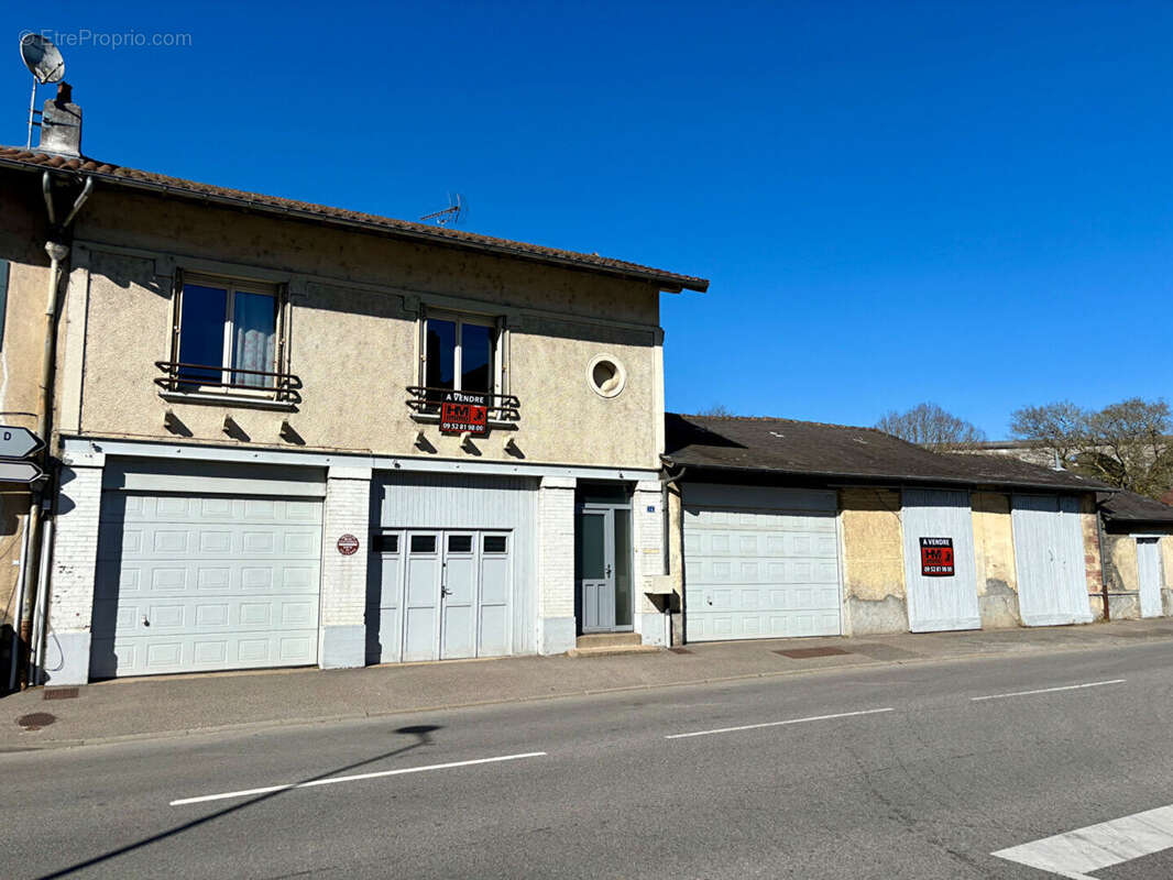 Maison à SAINT-LEONARD-DE-NOBLAT