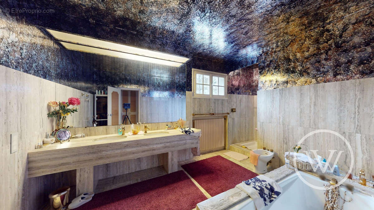 Maison à SAINT-BARTHELEMY-DE-VALS