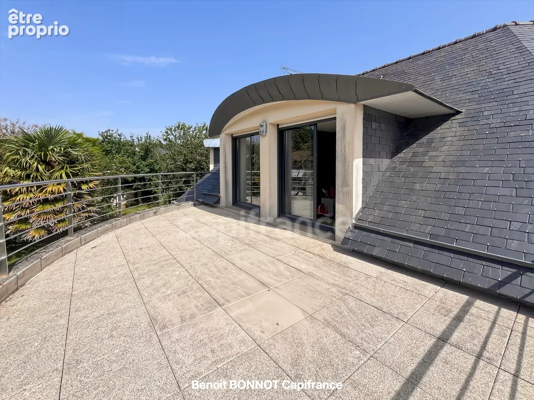 PLEUVEN – Maison familiale de 230 m² avec 6 chambres, suite parentale et espace indépendant - photo 3