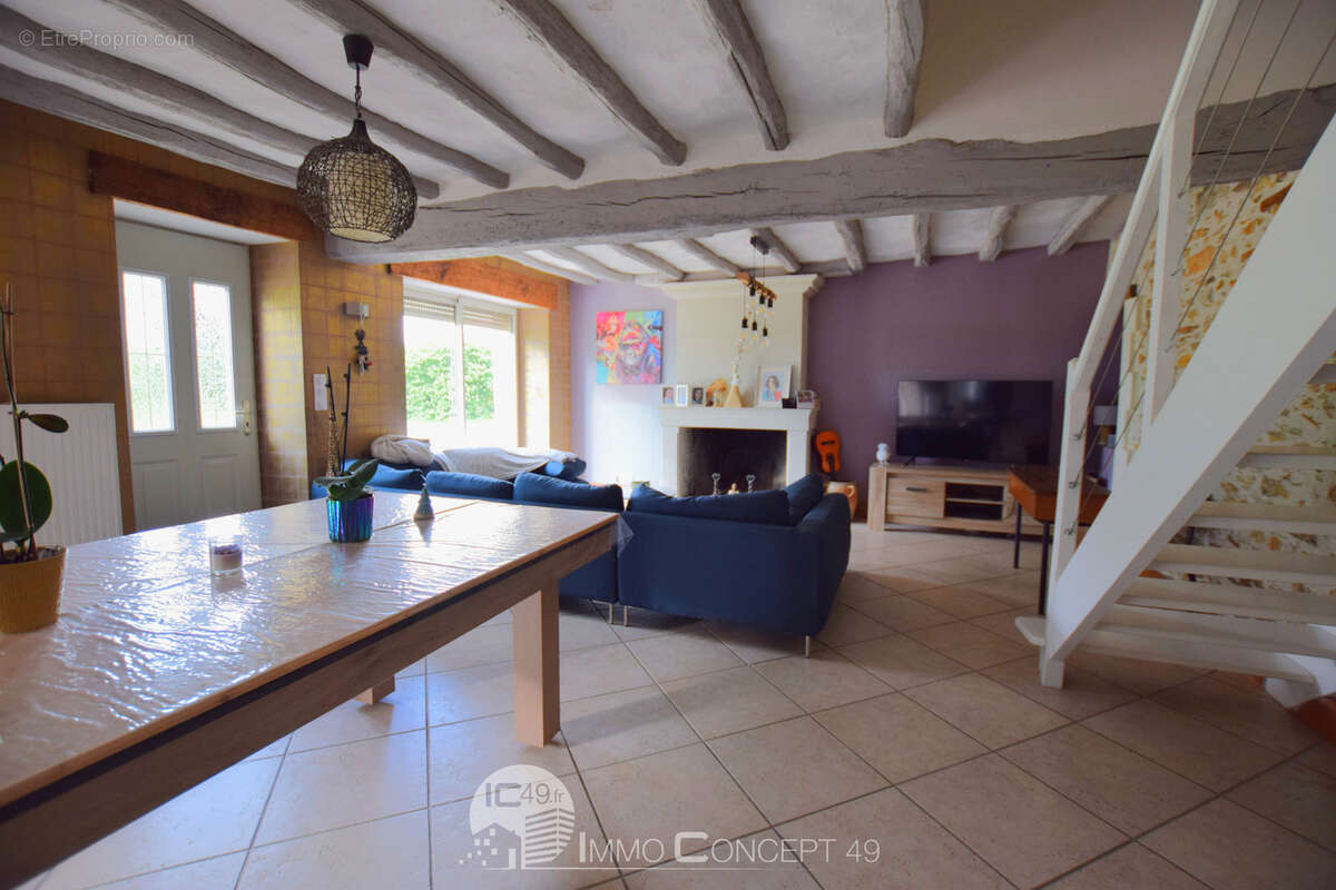 Maison à BRISSAC-QUINCE