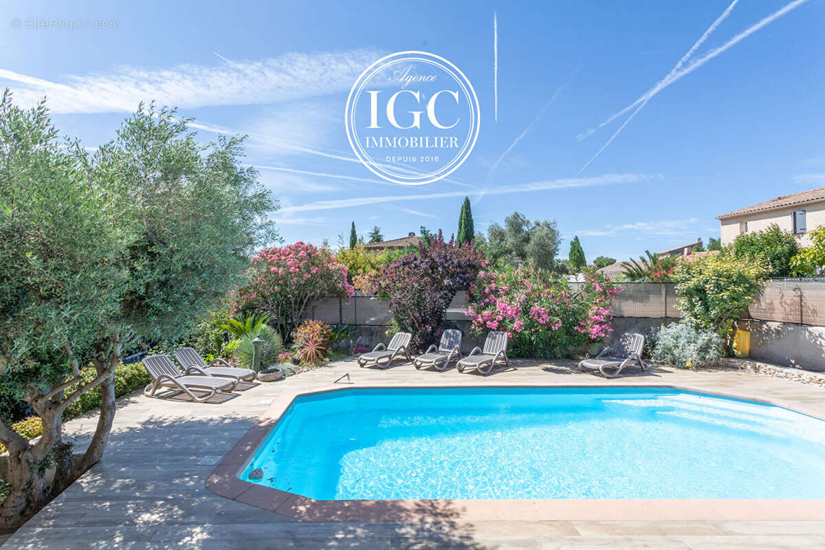 Maison t4 - 113 m² - piscine - garage - mont d'or - hopital nord - 458 m² terrain - photo 13