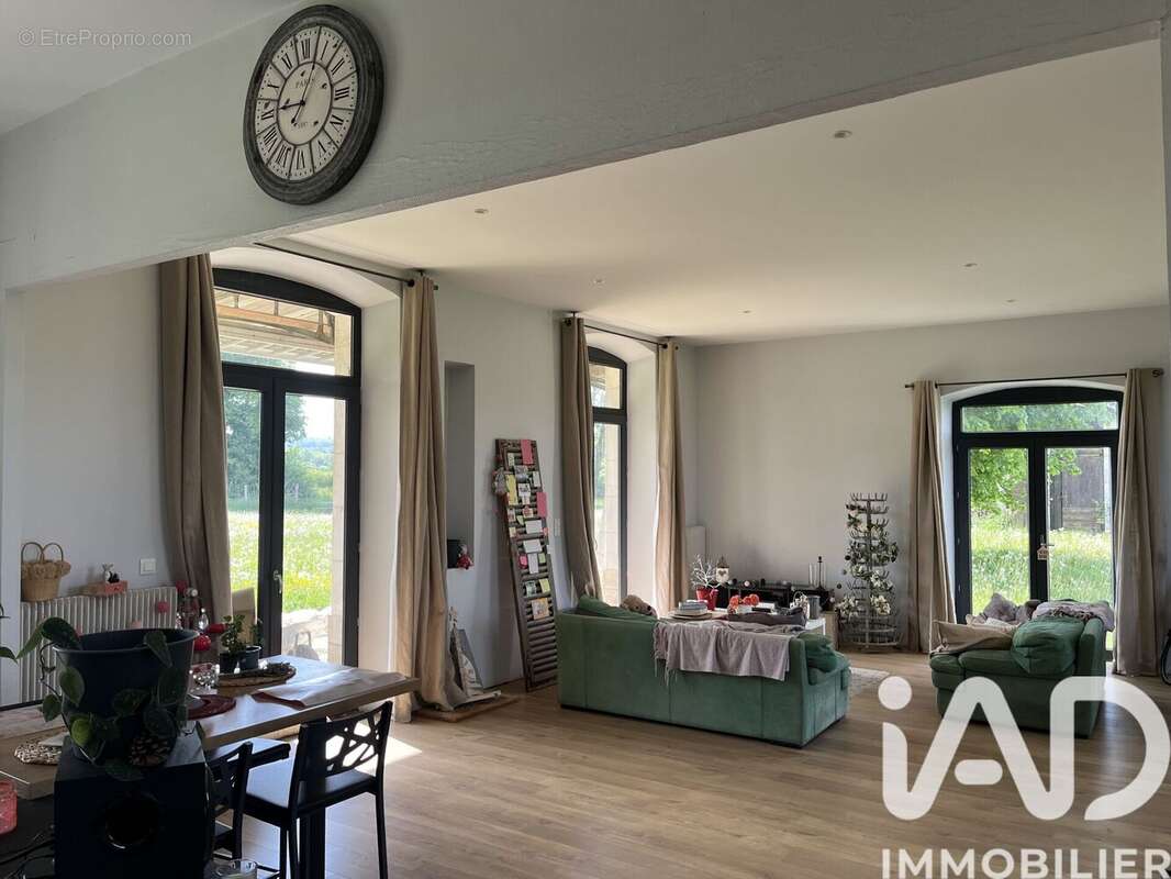 Maison 143 m² à Saint-Thibault  - photo 5