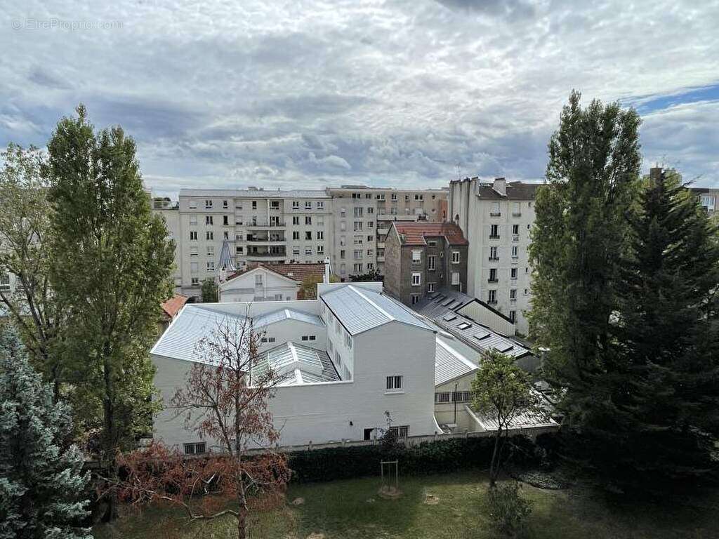 Appartement à COURBEVOIE