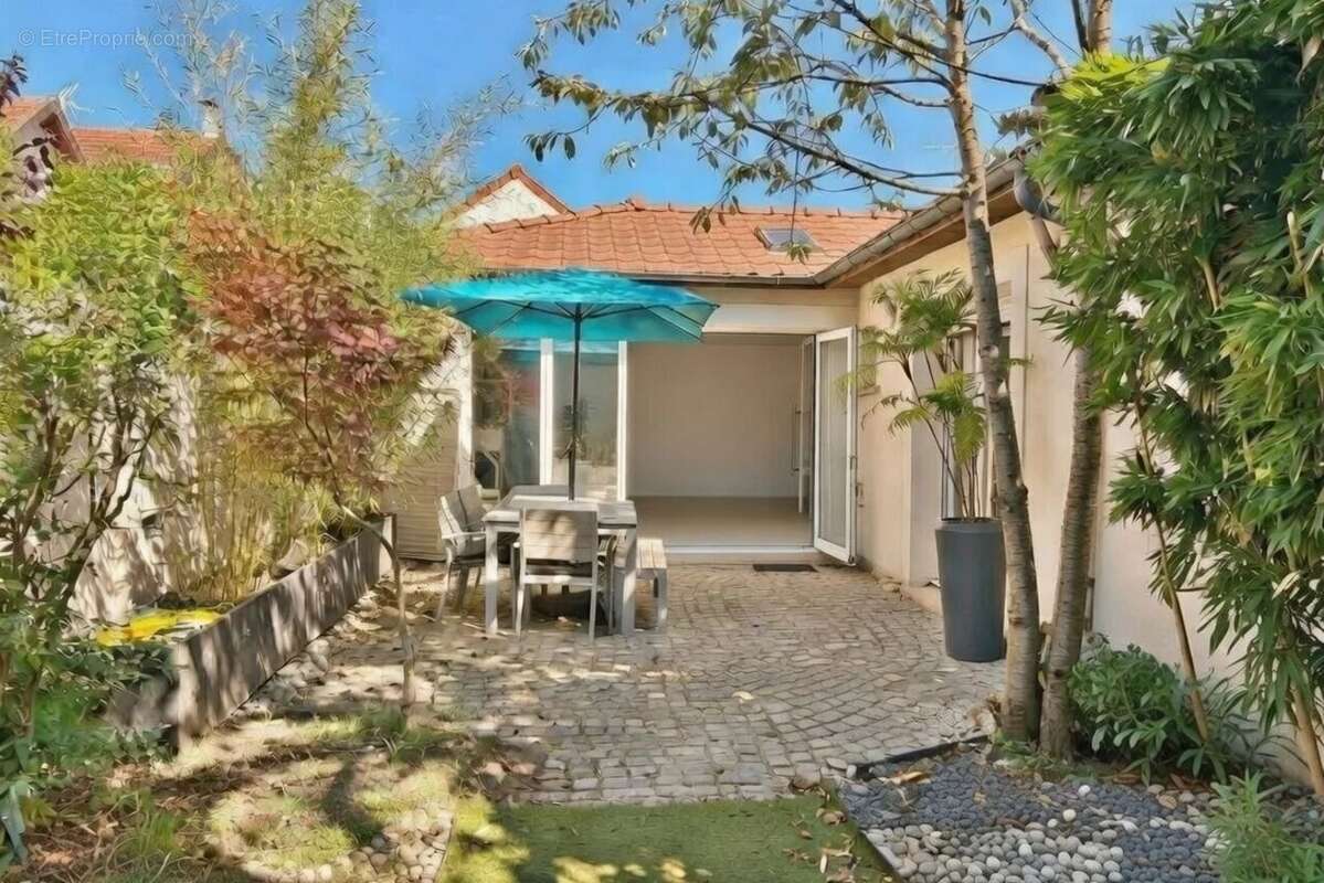 Maison à SAINT-MAUR-DES-FOSSES