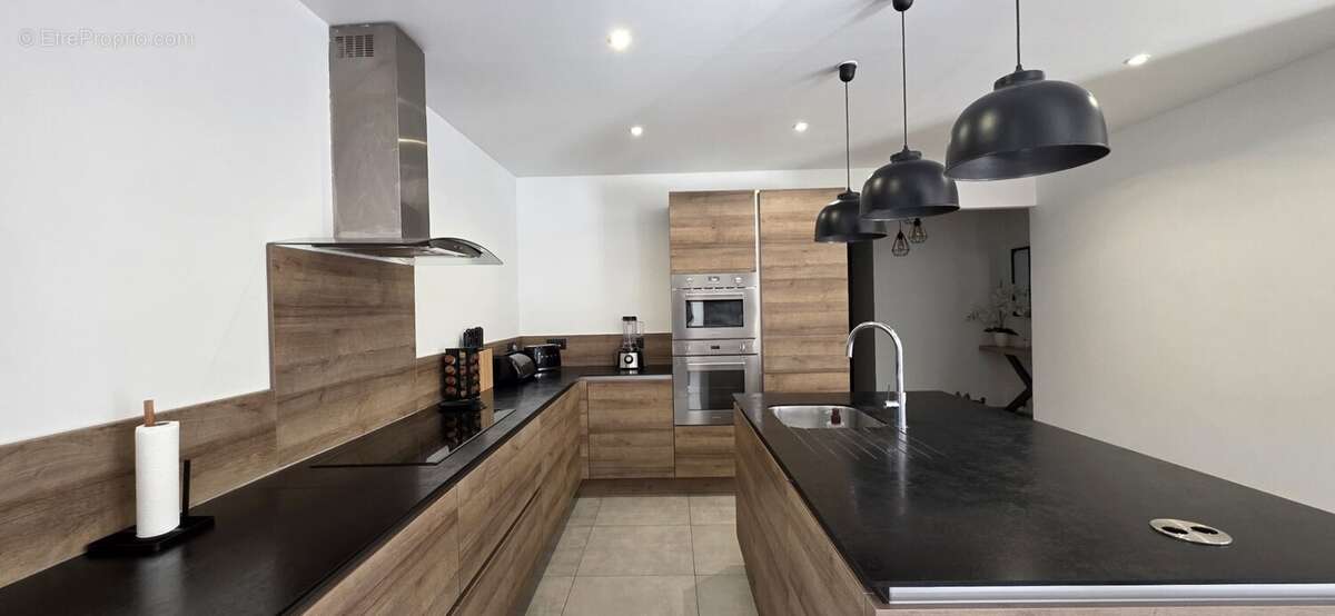 Maison à TOURRETTE-LEVENS