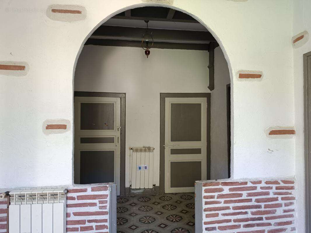 Maison à SAINT-HILAIRE-DE-LUSIGNAN