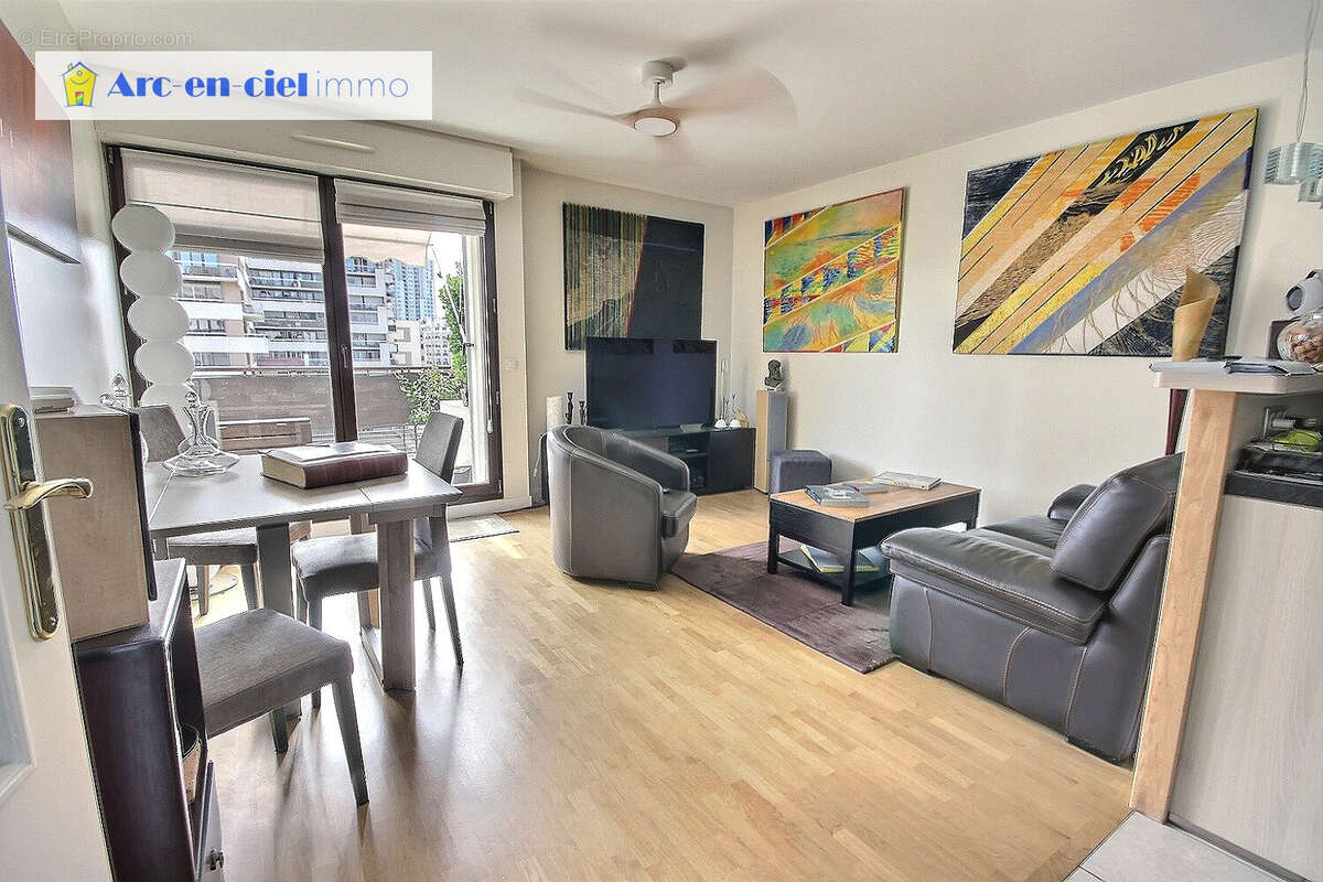 Appartement à PARIS-19E