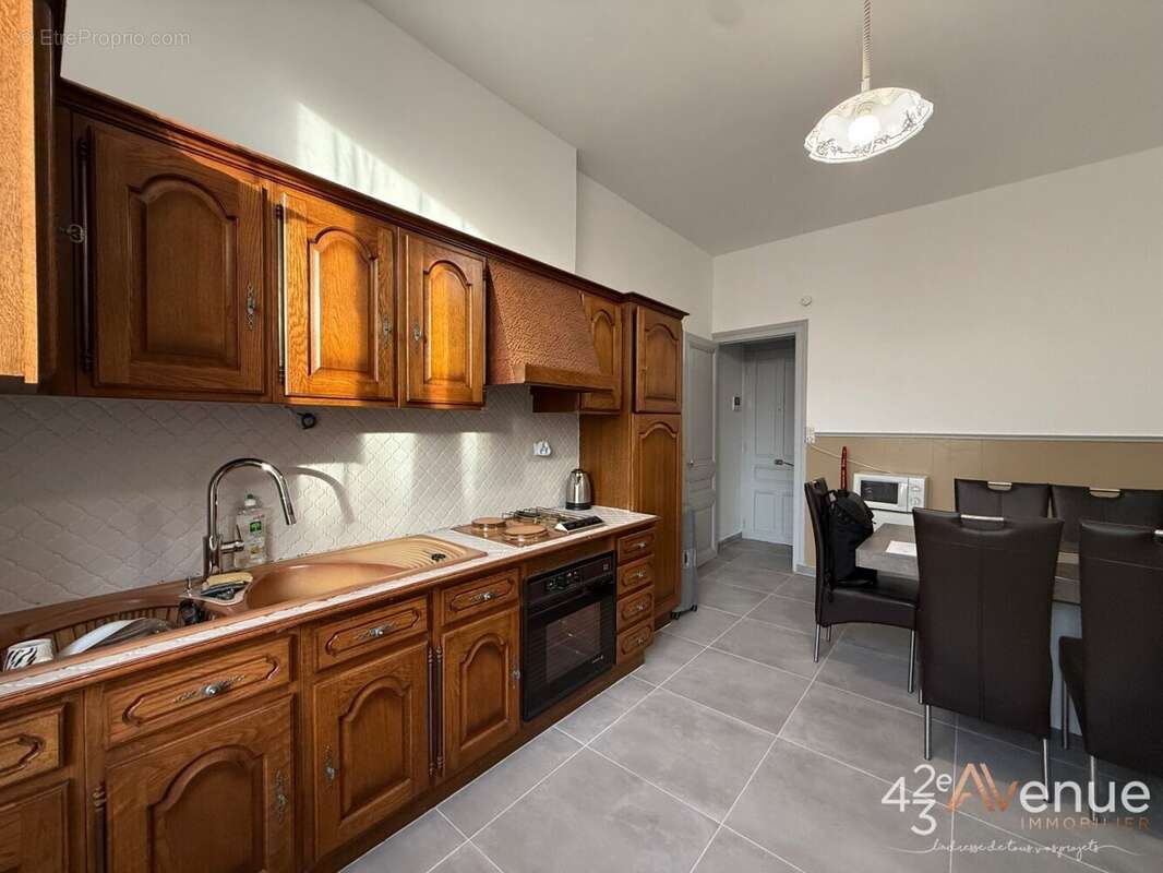 Appartement à SAINT-ETIENNE