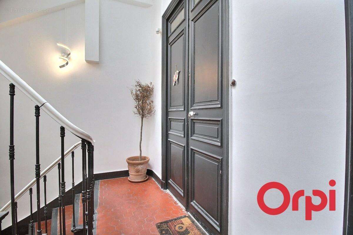 Appartement à MARSEILLE-2E