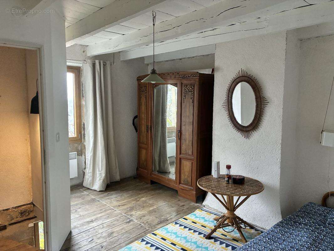 Maison à VIAZAC