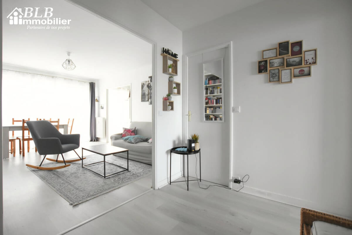 Appartement à LES ESSARTS-LE-ROI