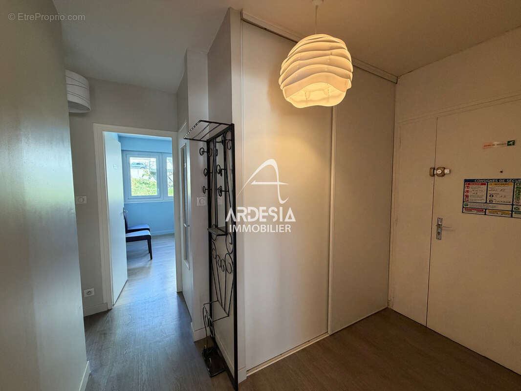 Bel appartement T3 avec grand balcon   Saint-Jean-de-Maurienne - photo 4