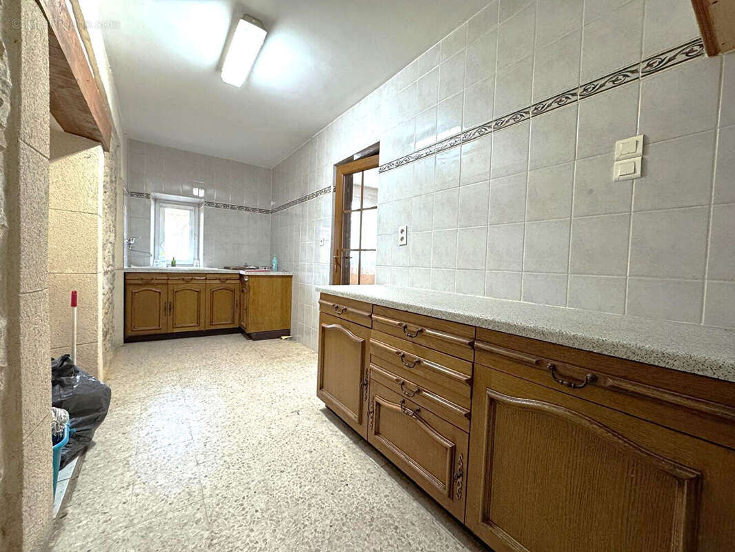 Appartement à BAGNOLS-SUR-CEZE