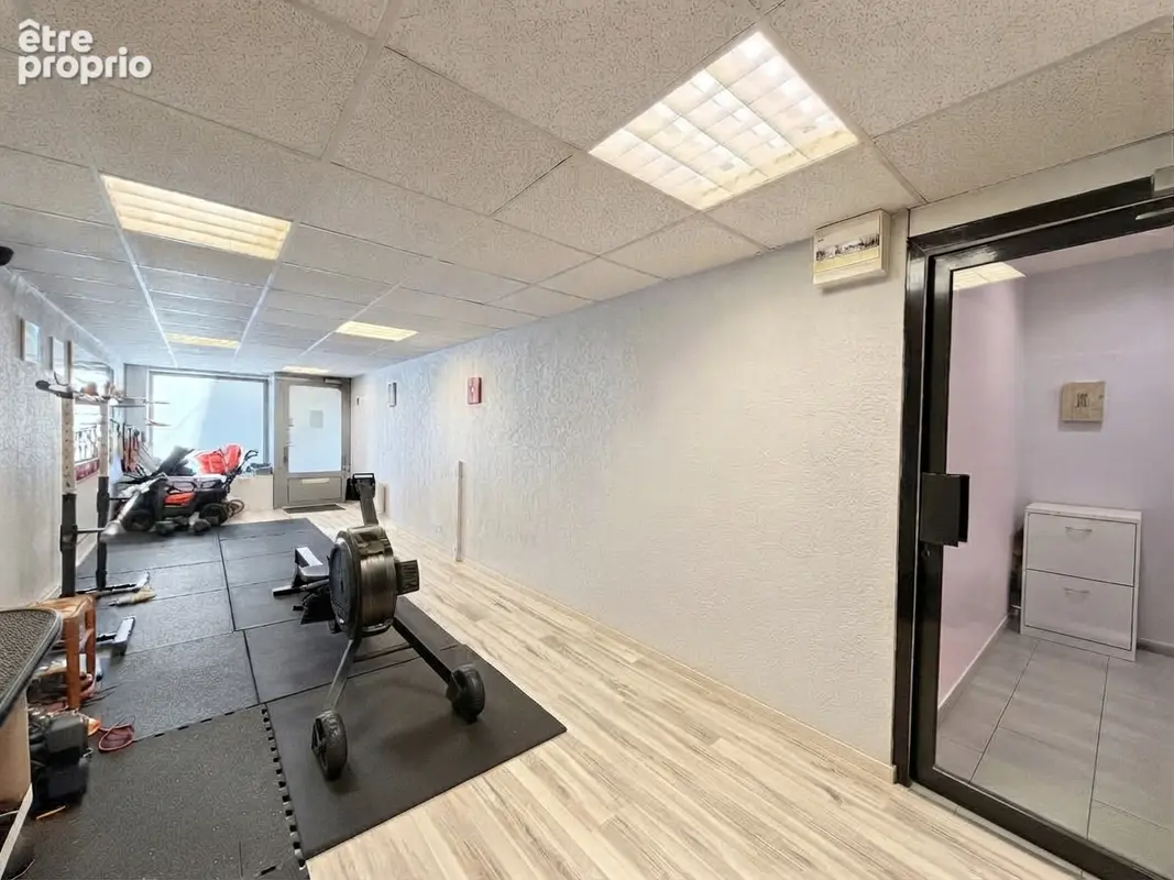 Appartement + local à vendre cluses centre-ville - photo 17