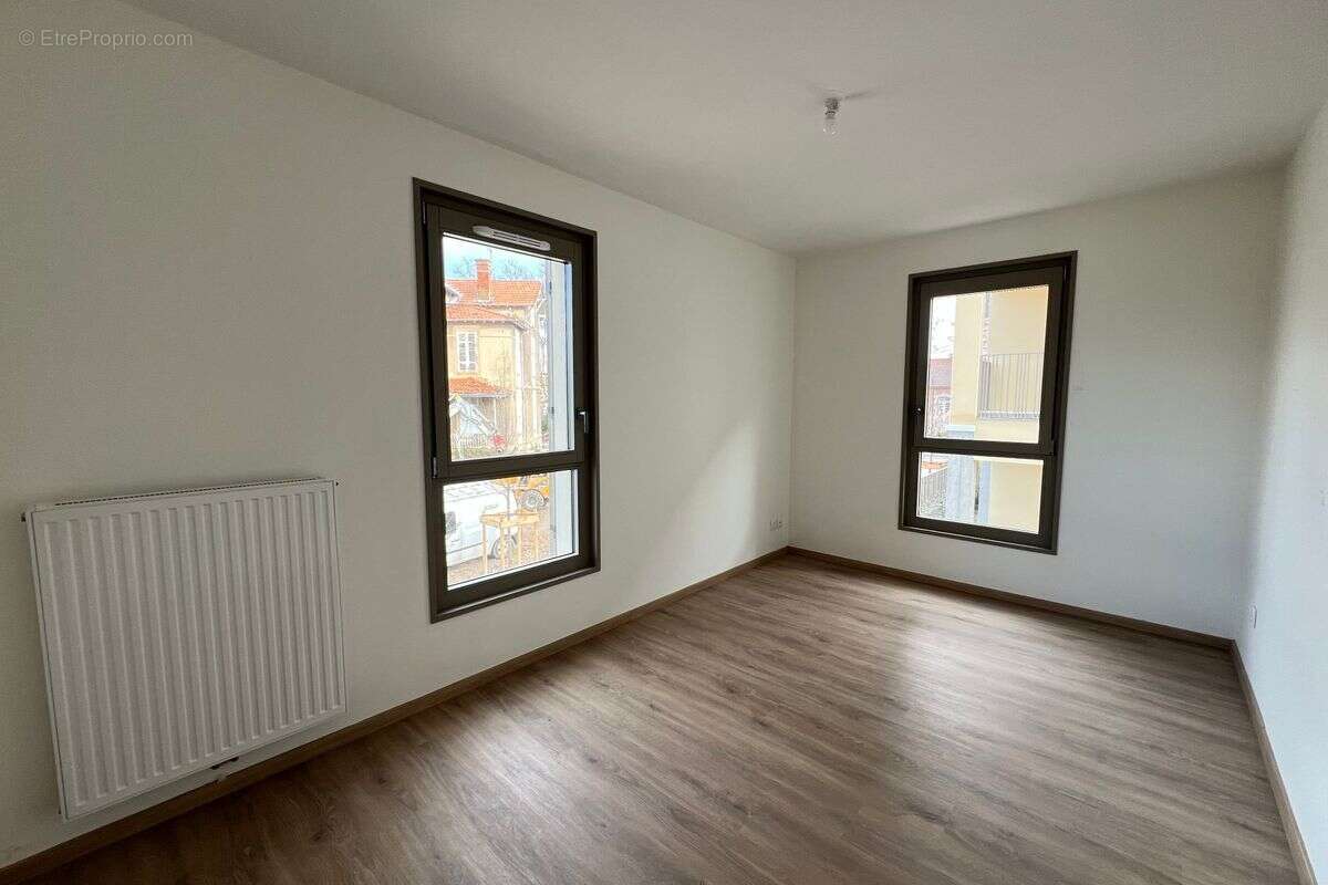 Appartement à MILLERY