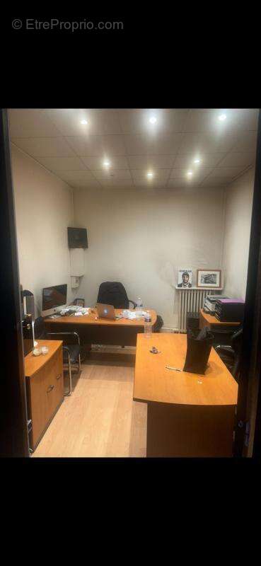 Commerce à PARIS-16E