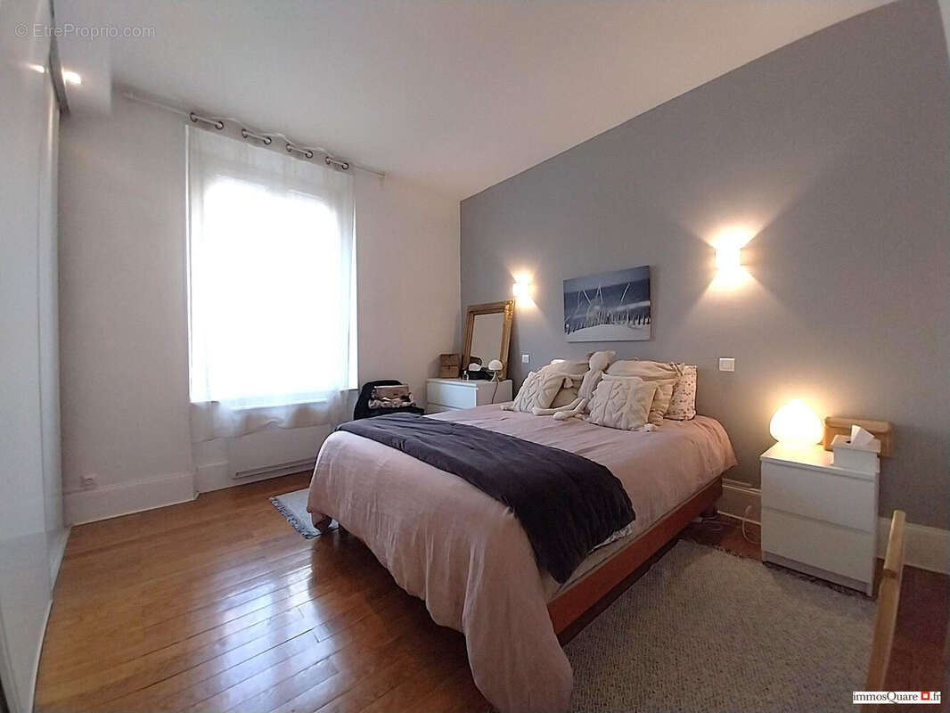 Chambre 2 - Appartement à GRENOBLE