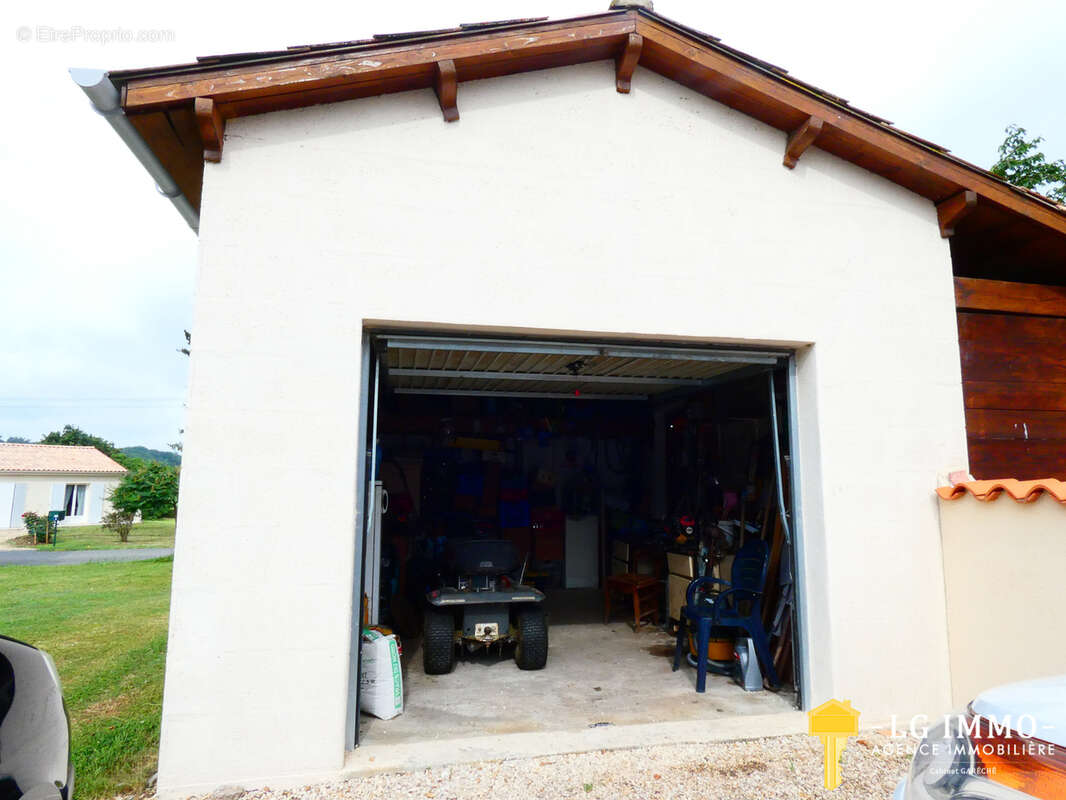 Maison à SAINT-GEORGES-DES-AGOUTS