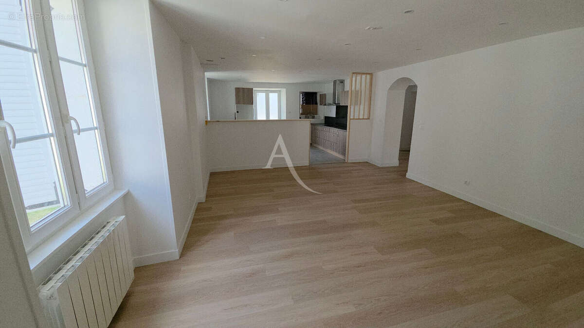 Maison Dourdan 5 pièces de 160 m2 avec grange attenante de 80 m² + garage 20 m² - photo 3