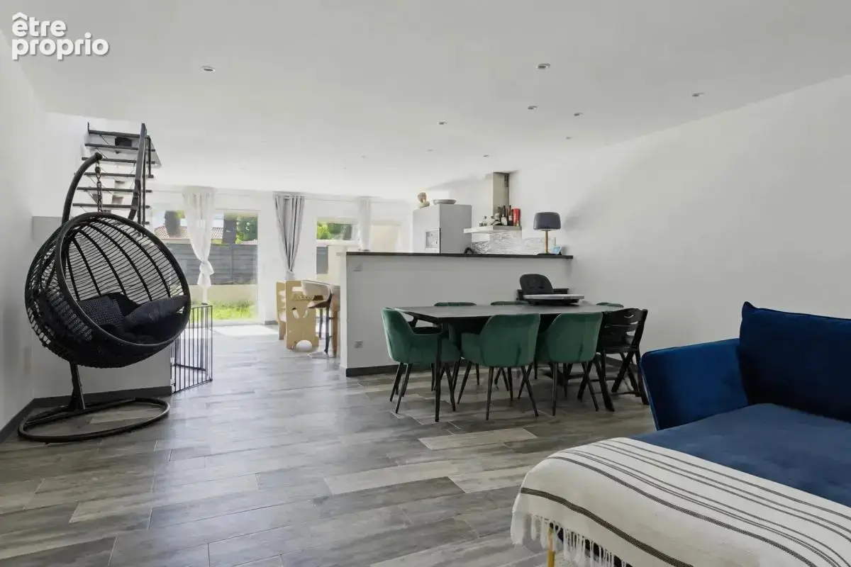 Maison de 5 pièces de 145 m² à Cavignac - photo 5