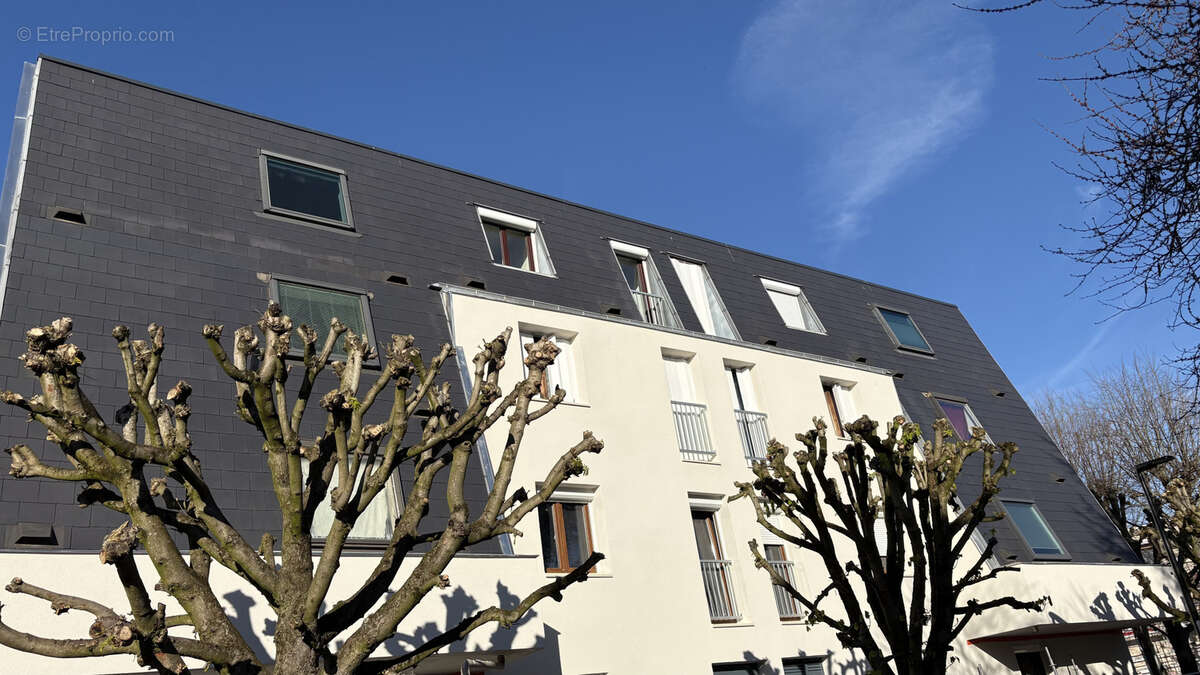 Appartement à SARTROUVILLE