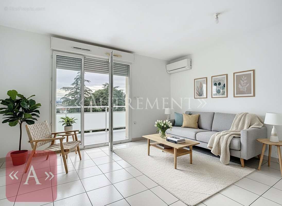 Appartement à SAINT-SULPICE