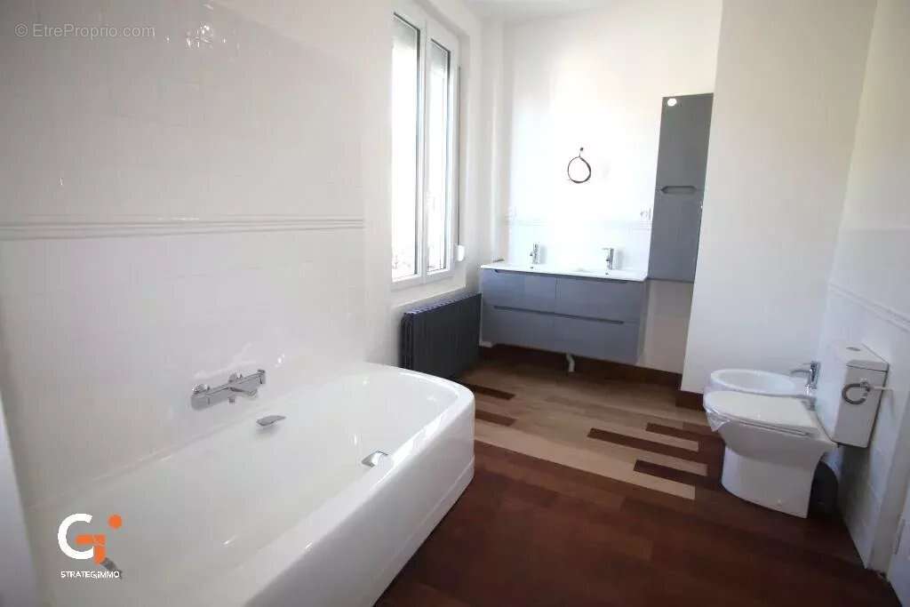 Maison 9 pièces avec jardin et garage - photo 12