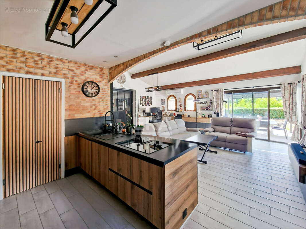 Maison à SAINT-JEANNET