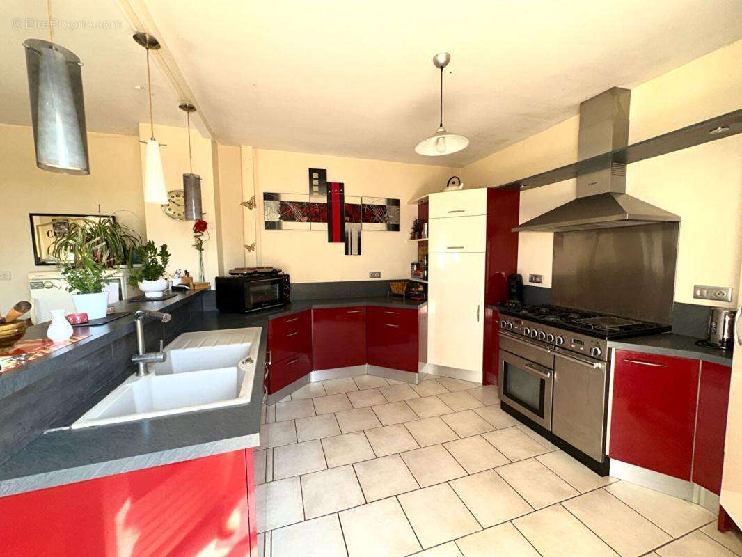 Maison 175 m² à Nanthiat  - photo 3