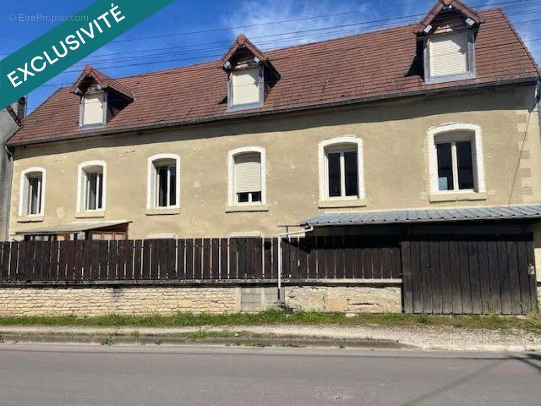 Maison 213 m² à Montigny-Sur-Aube  - photo 2