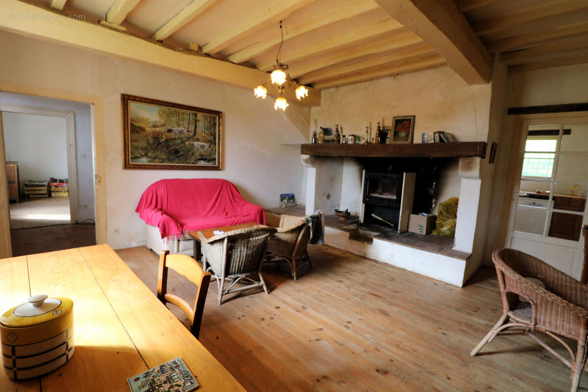 Maison à MONLEON-MAGNOAC