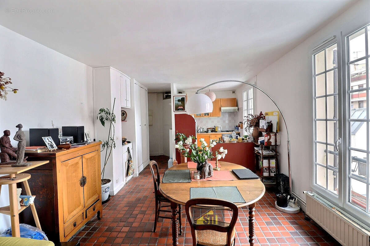 Appartement à PARIS-14E